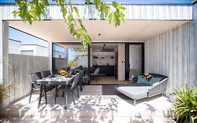 Arcadia Eco-Luxe Mobile Homes With Infinity Pool By Oiko Collection