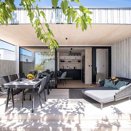 Arcadia Eco-Luxe Mobile Homes With Infinity Pool By Oiko Collection Privlaka  Esterno foto