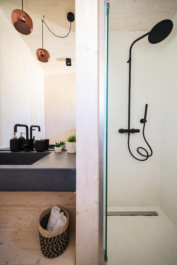 Arcadia Eco-Luxe Mobile Homes With Infinity Pool By Oiko Collection Privlaka  Esterno foto
